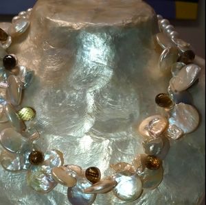 Freshwater Baroque, coin pearl with bi-color topaz